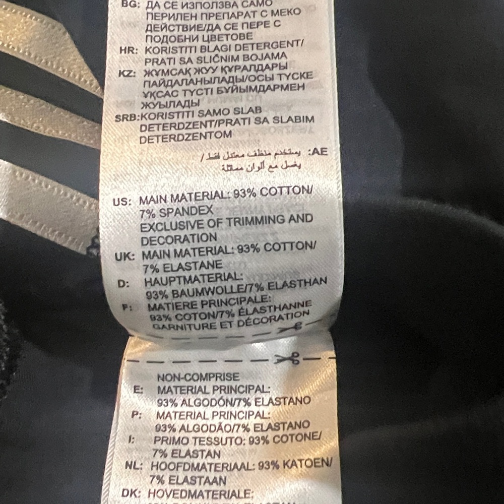 adidas Originals Shorts - Picture 6 of 8